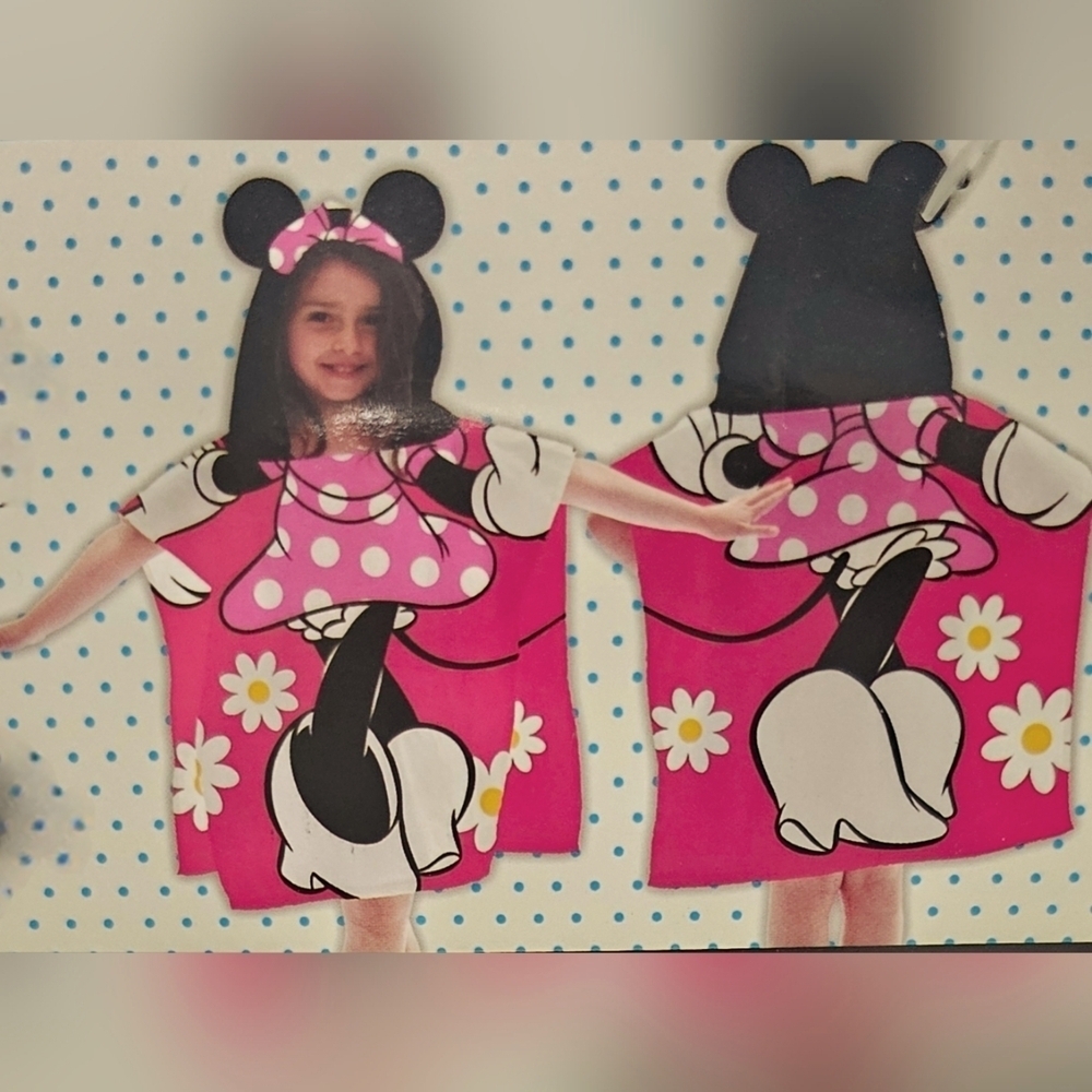 NWT Minnie Mouse Hooded Poncho 23.6" x 47.2"